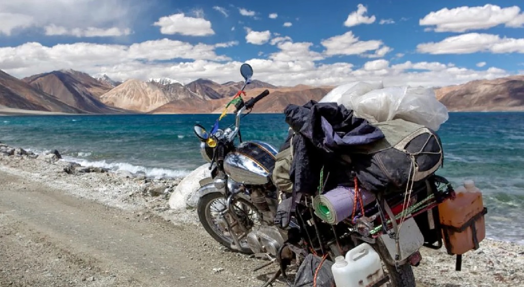 Manali to Ladakh Bike Trip Package